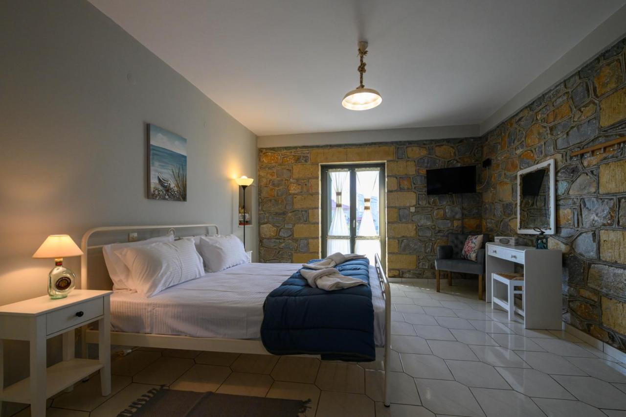 Ferienwohnung Μαϊστράλι Kotronion  Exterior foto