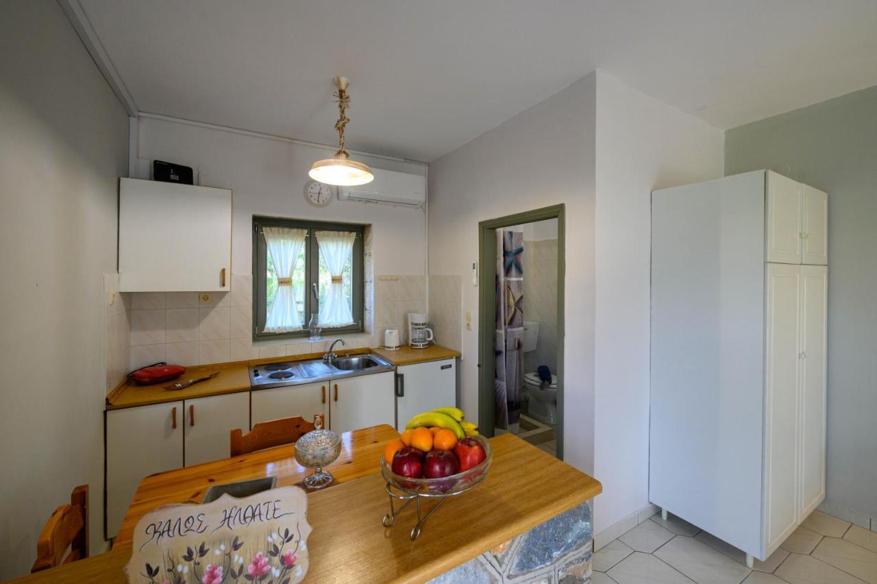 Ferienwohnung Μαϊστράλι Kotronion  Exterior foto
