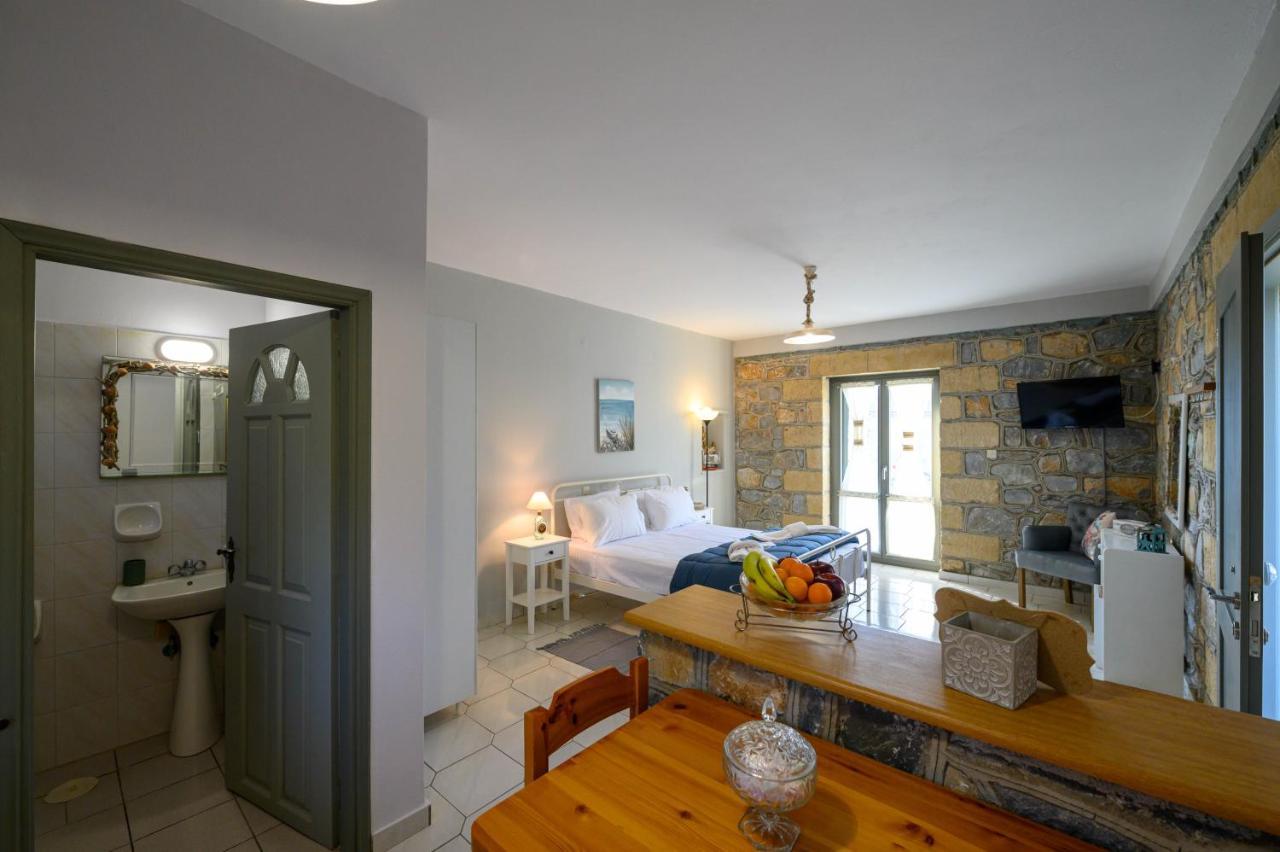 Ferienwohnung Μαϊστράλι Kotronion  Exterior foto