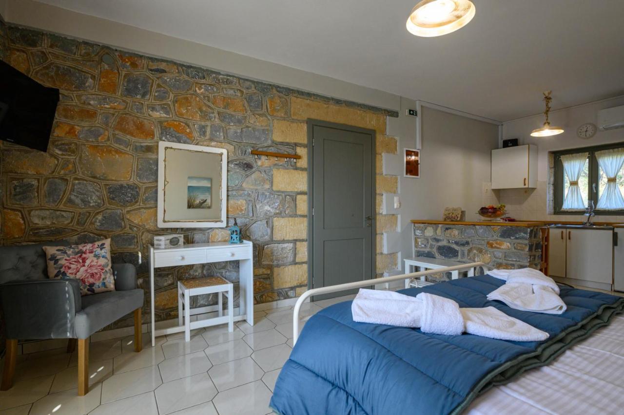 Ferienwohnung Μαϊστράλι Kotronion  Exterior foto