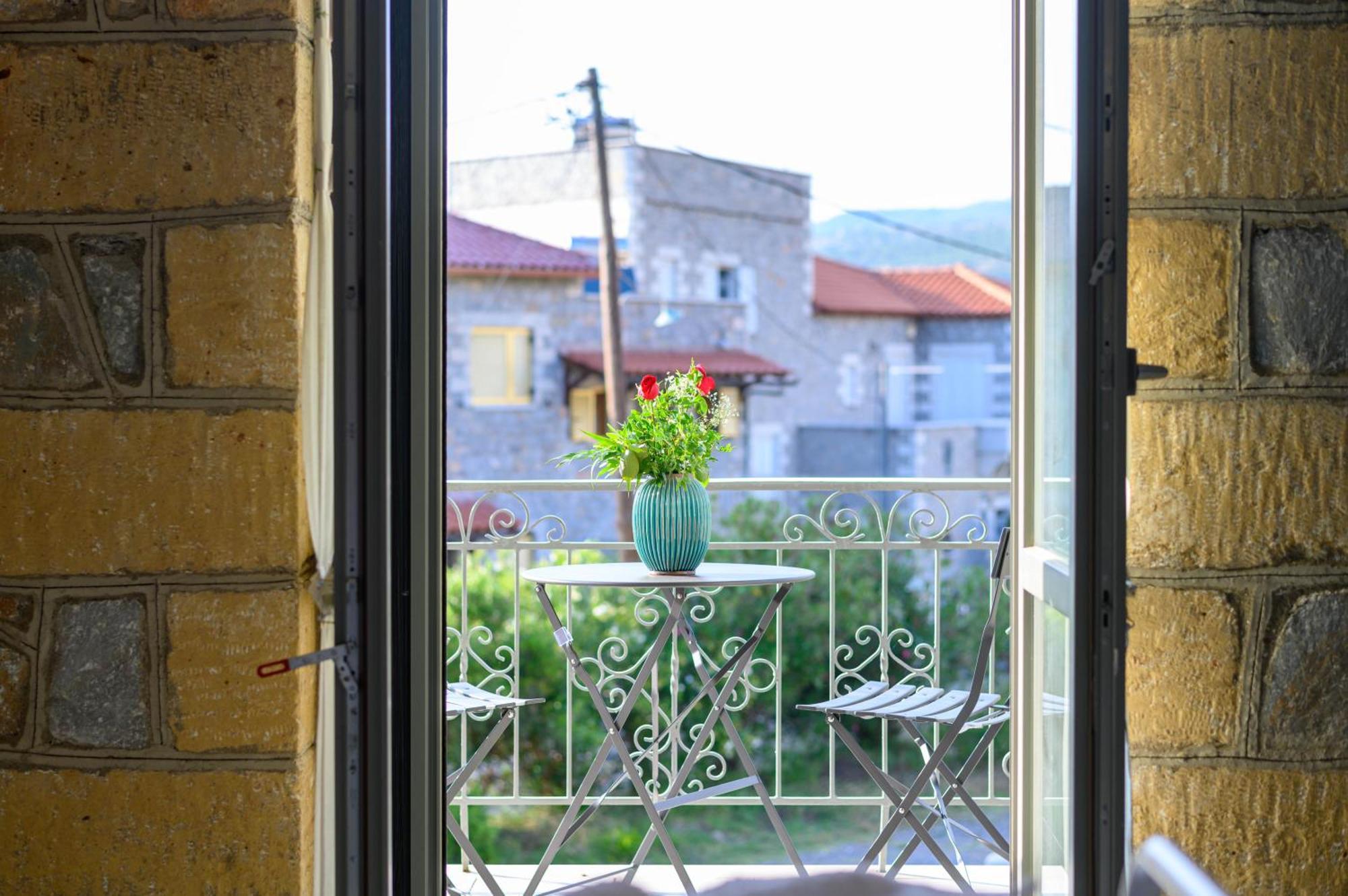 Ferienwohnung Μαϊστράλι Kotronion  Exterior foto
